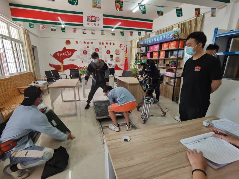 追星女孩心理学分析报告：上海广告片拍摄公司揭秘饭圈应援式传播逻辑